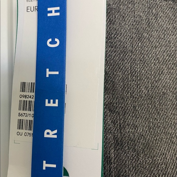 COPY - NWT 28x30 H&M stretch jeans - Picture 3 of 7